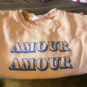 Light weight pullover